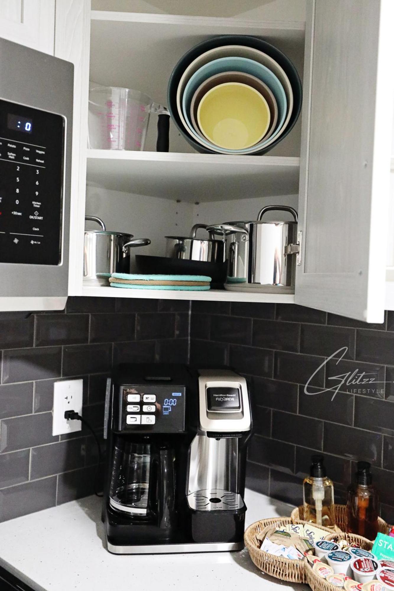 Modern Retreat With 4 King Beds, Airport, Disney+ Edmonton